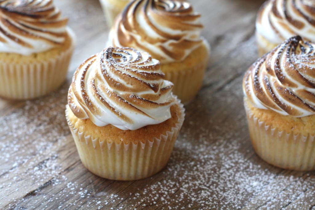 Lemon meringue cupcakes